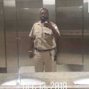 Meet your Posher, Lorin